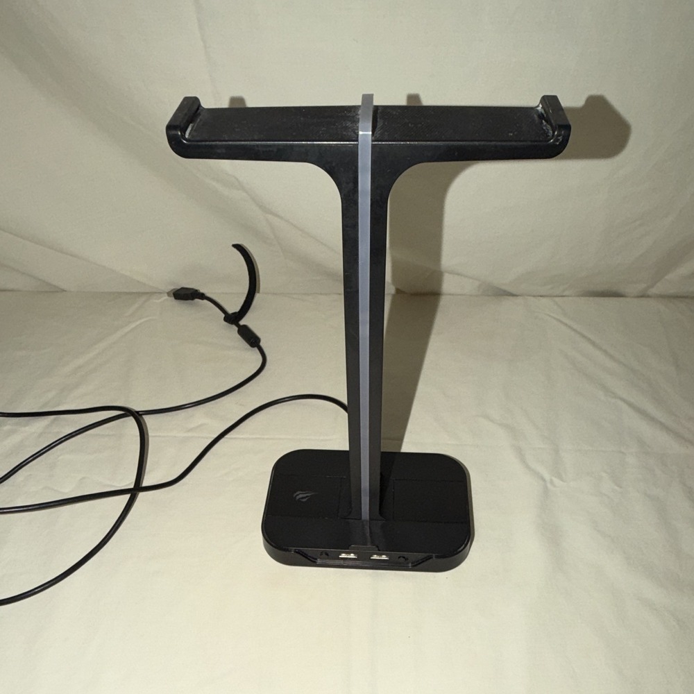 Black Headphone Stand with Dual USB Ports, Universal Compatibility